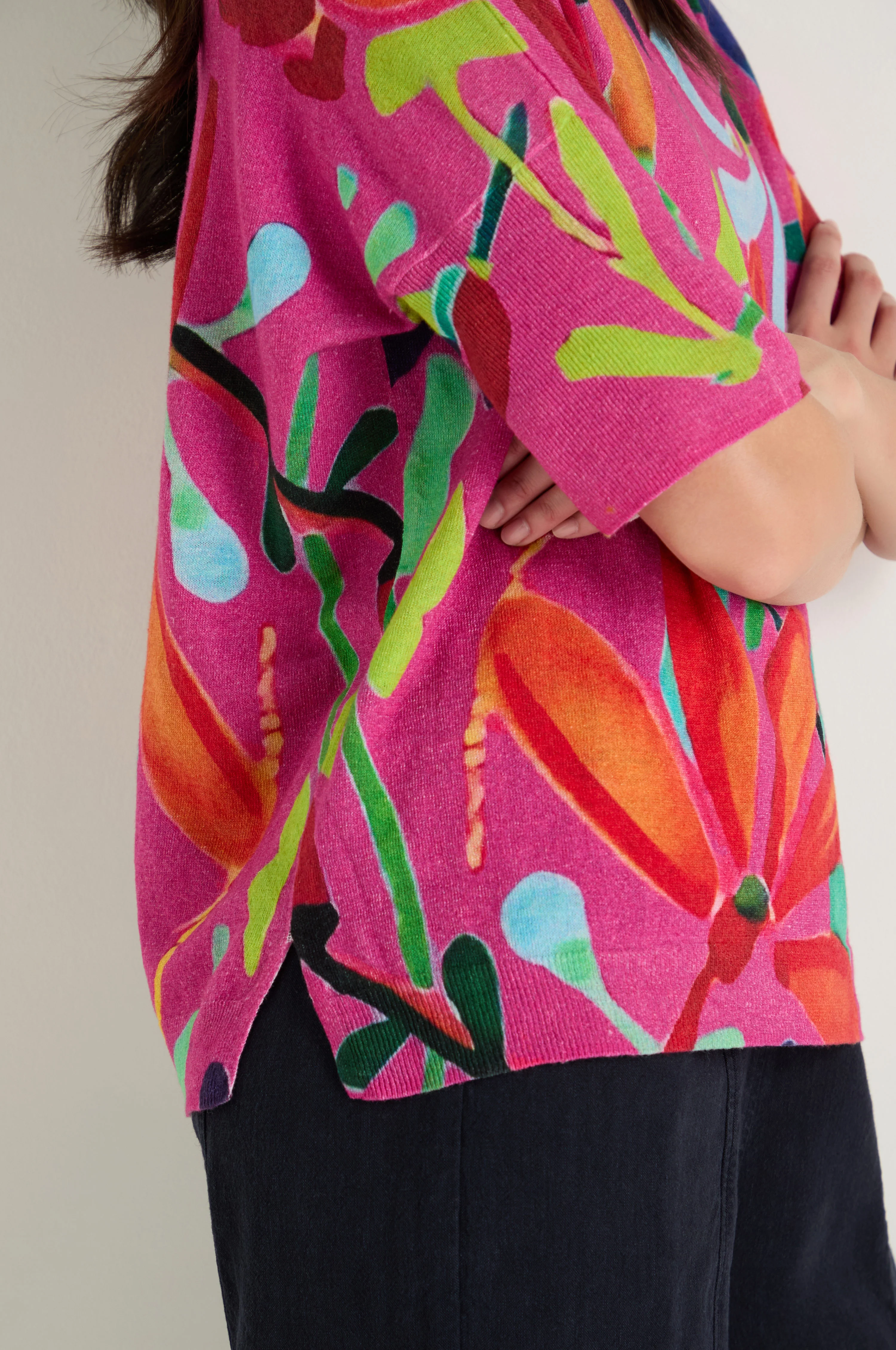 Abstract Floral V-Neck Knit - Image 5