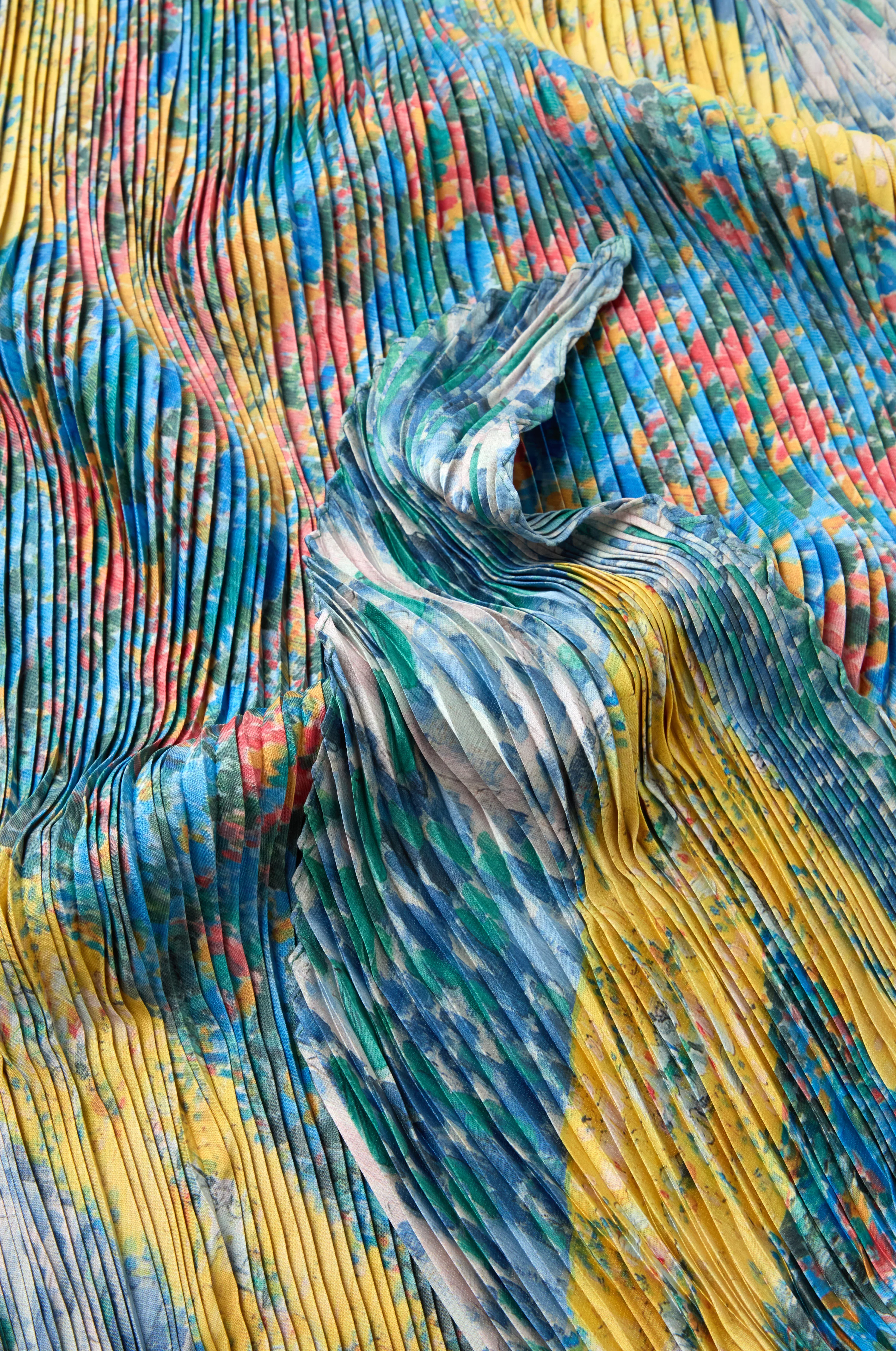 Artistry Pleat Scarf - Image 3