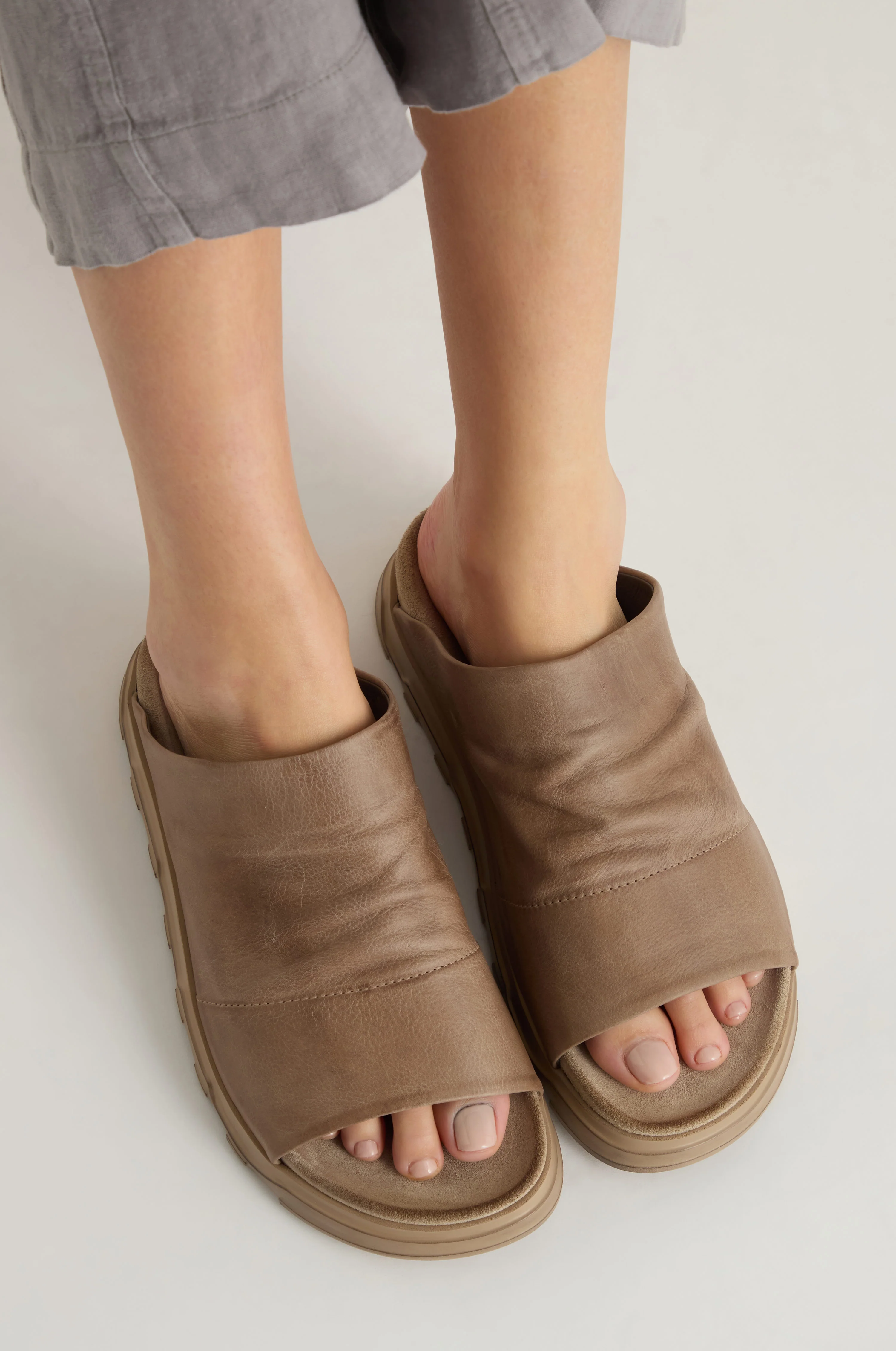 Crushed Leather Sliders - Image 7