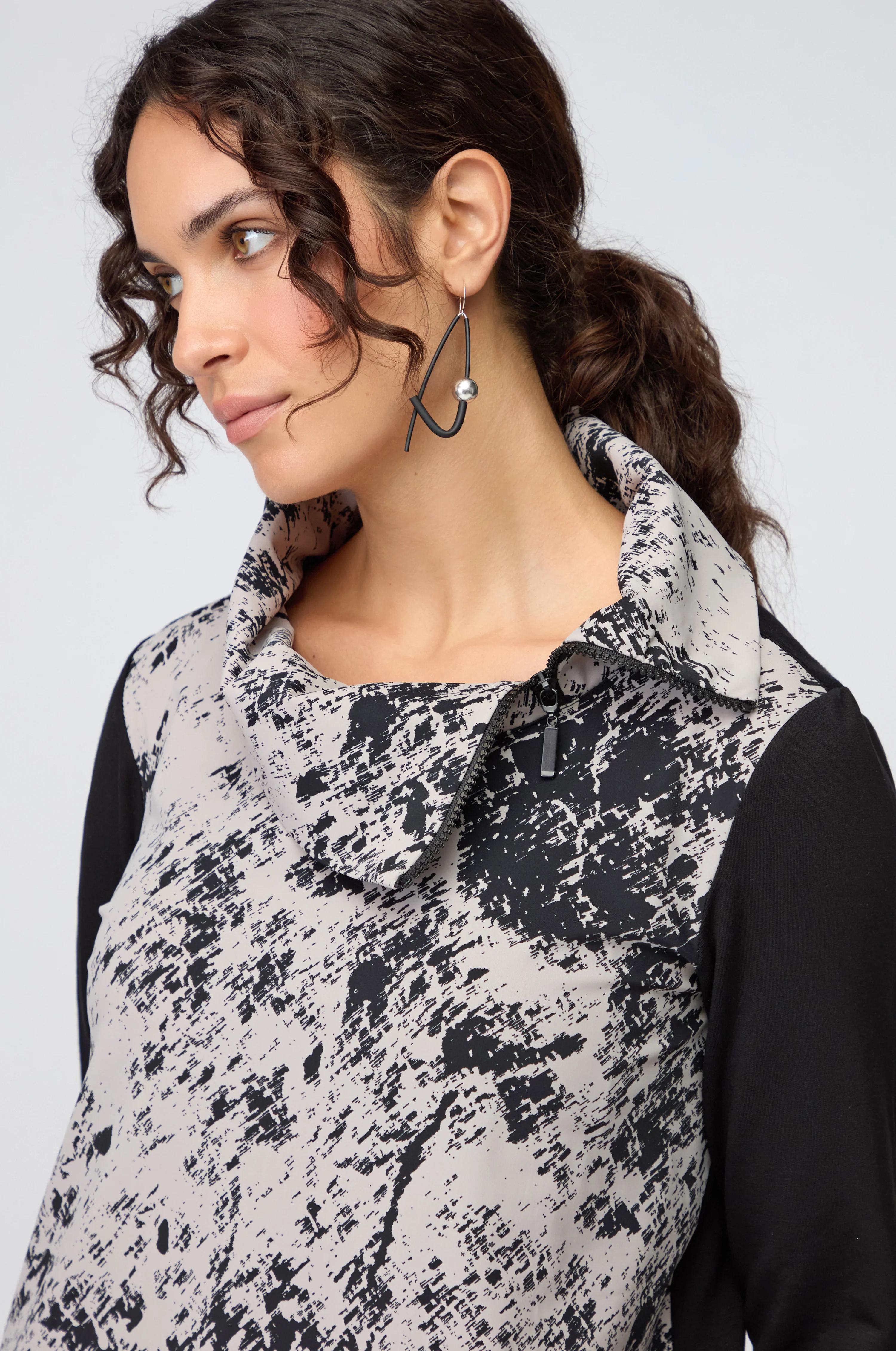 Print Front Zip Collar Top - Image 5