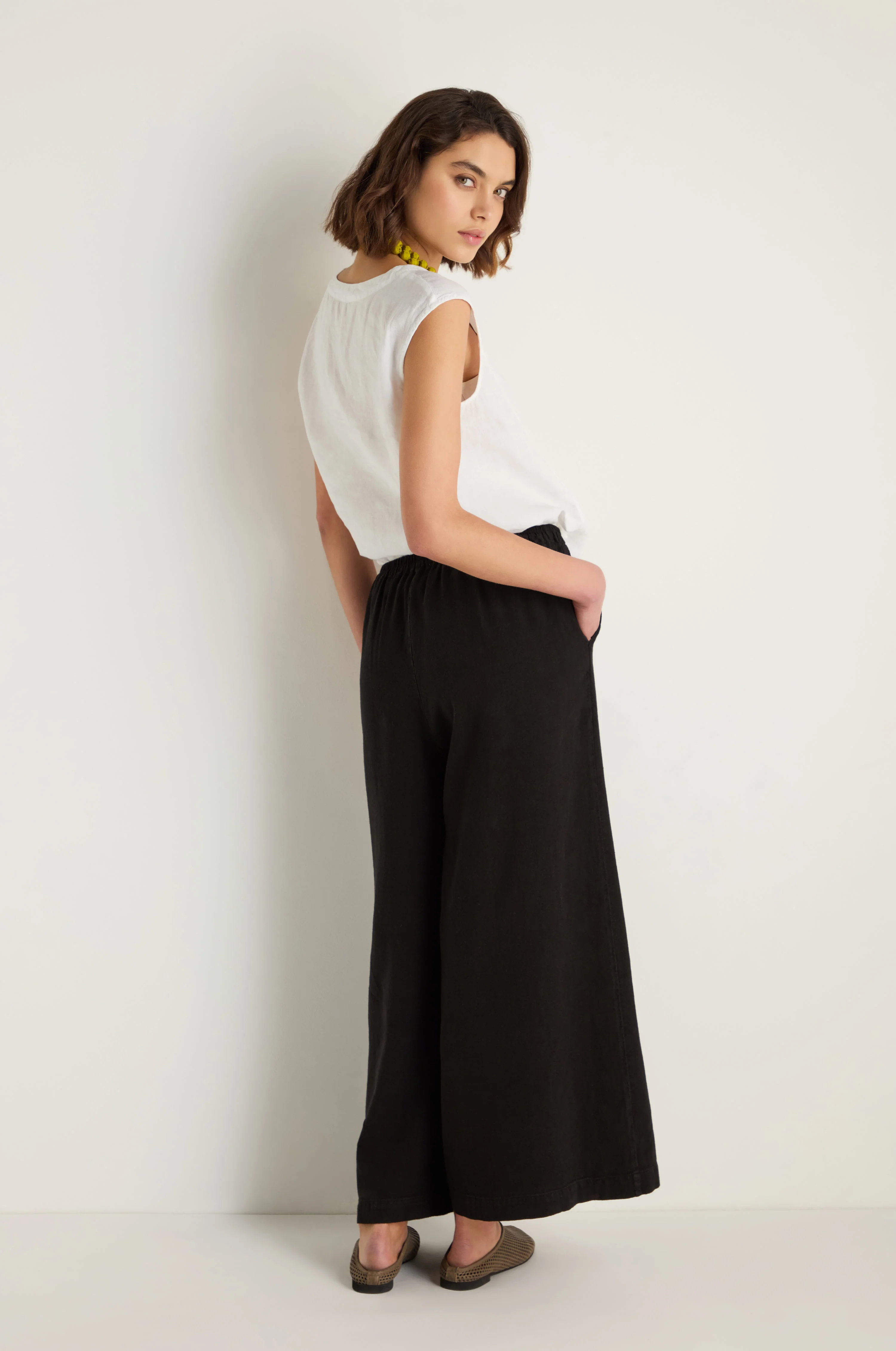 Twisted Linen Black Wide Trousers - Image 4